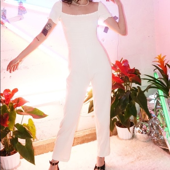 Adorable white jumpsuit - Like new / never worn - Picture 1 of 6